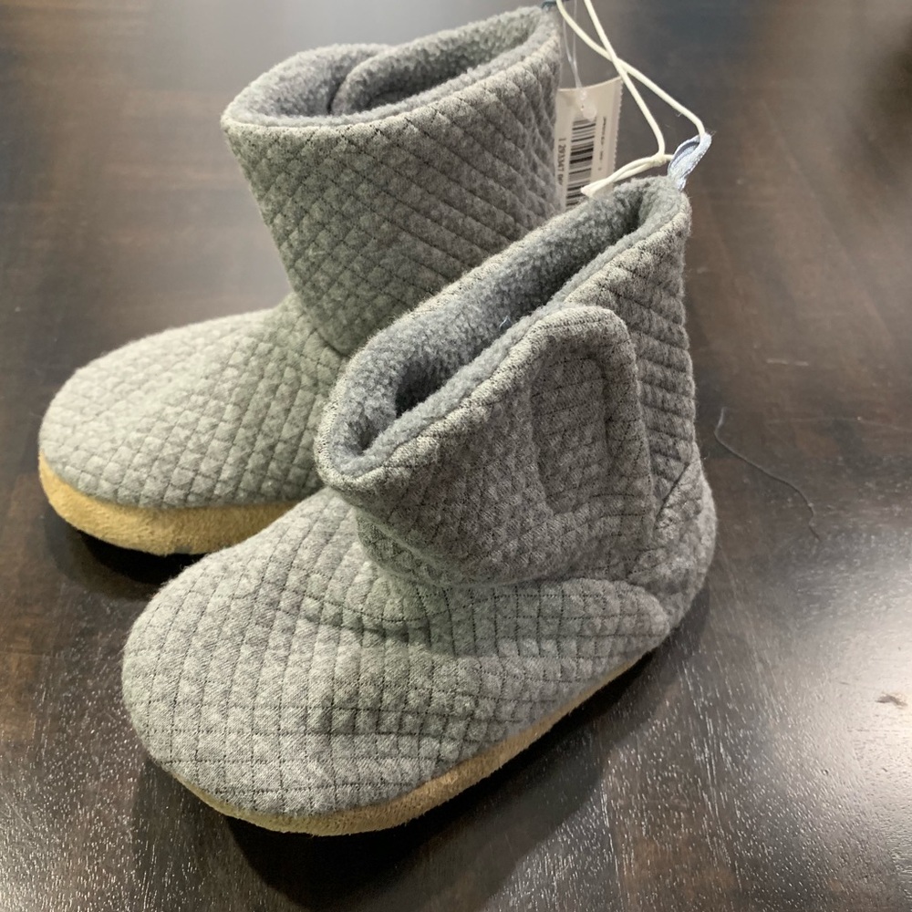 Old Navy Girl  Fleece Boots Size M(9/10)